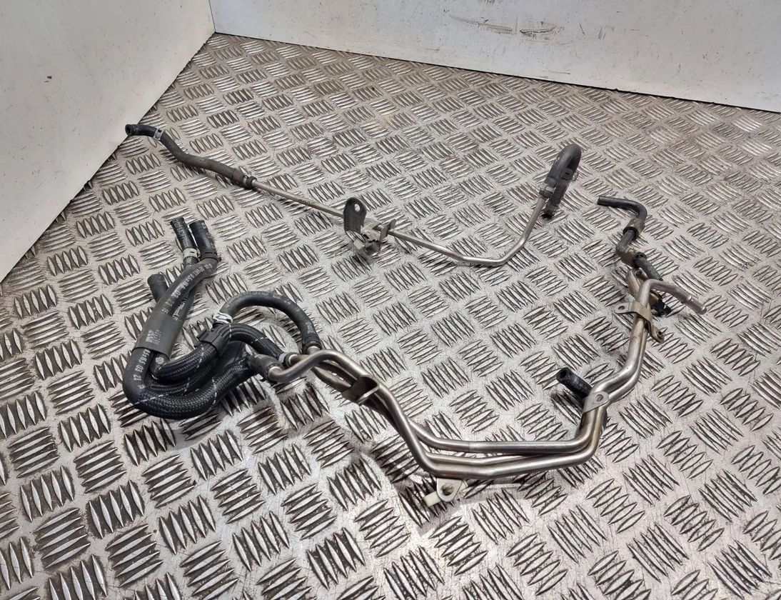 AUDI A4 B8/8K (2011-2016) Горивна тръба 5Q0127242 29077985