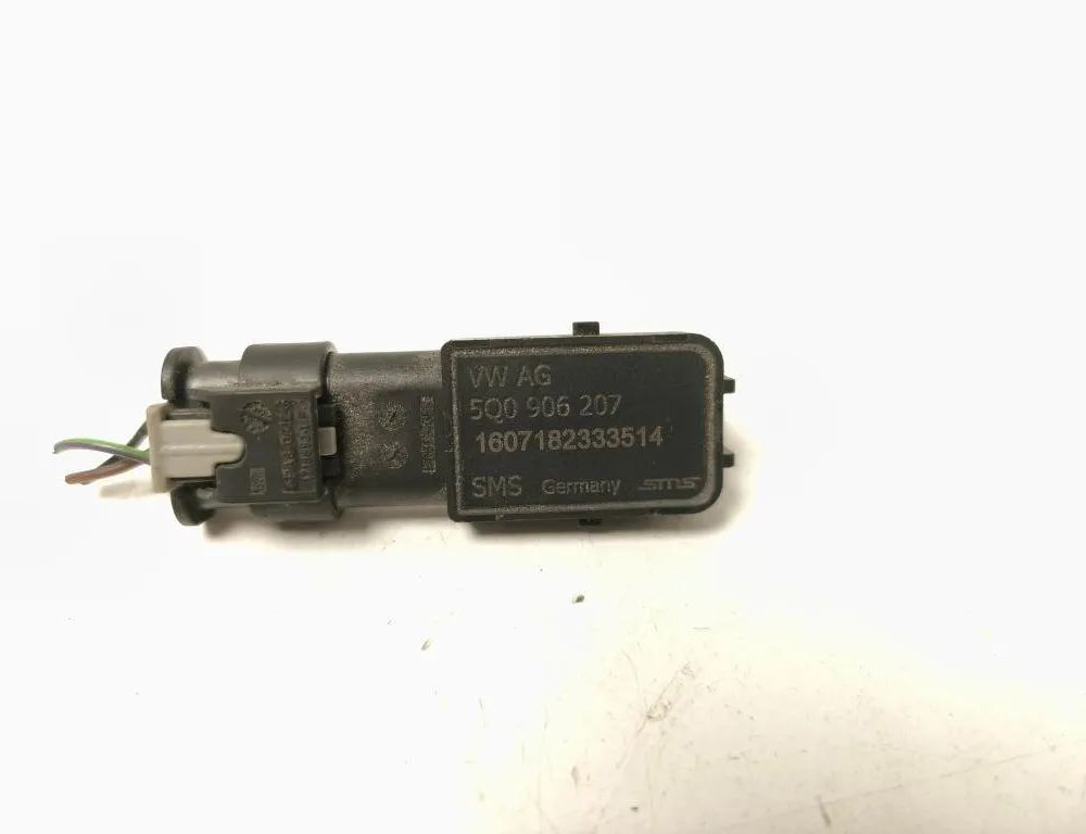 AUDI A4 B9/8W (2015-2024) Допълнителни вътрешни части на двигателя 5Q0906207 30643837