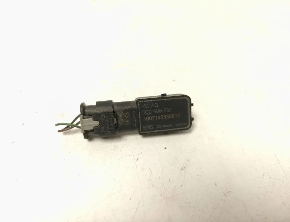 AUDI A4 B9/8W (2015-2024) Допълнителни вътрешни части на двигателя 5Q0906207 30643837