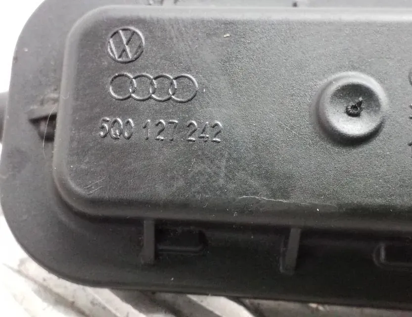SEAT Leon 3 generation (2012-2020) Скоба за горивна помпа 5Q0127242 34736441