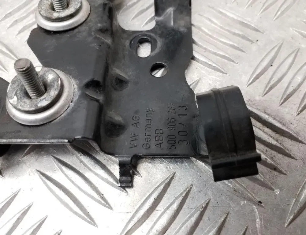 SKODA Octavia 3 generation (2013-2020) Други части на двигателното отделение 5Q0906287 34745707