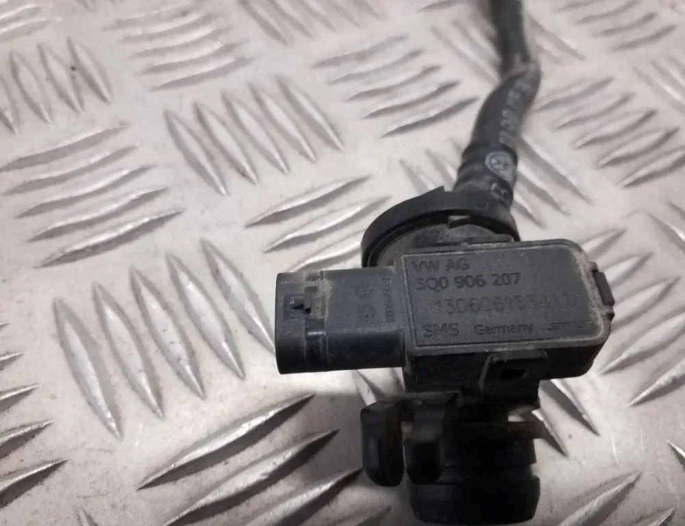 VOLKSWAGEN Golf 7 generation (2012-2024) Вакуумна тръба 5Q0906207 34734306