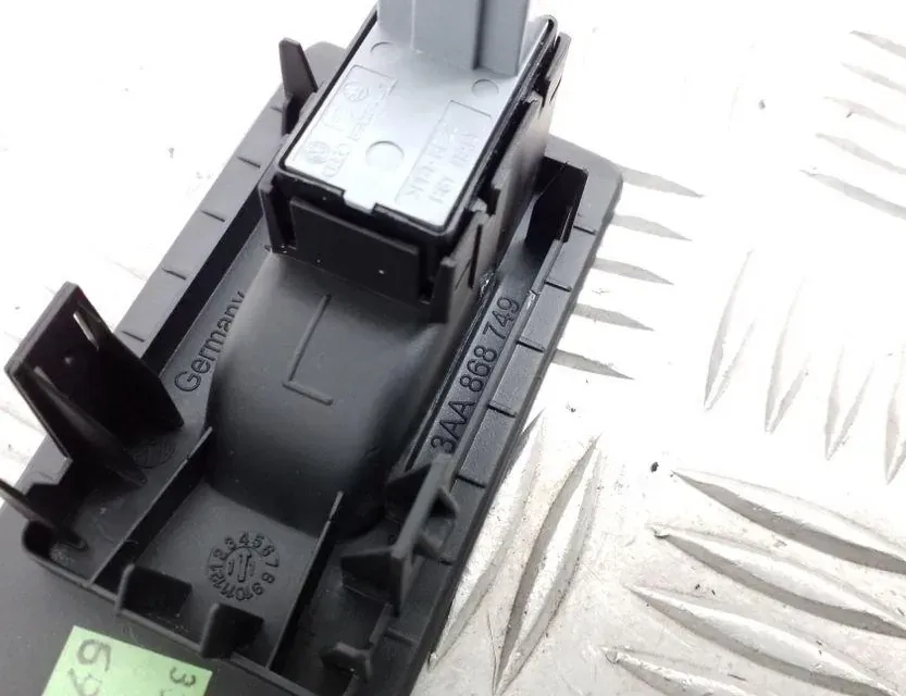 VOLKSWAGEN Passat B7 (2010-2015) Превключватели за управление на прозореца на задната лява врата 3AA868749,7L6959855B 34731996