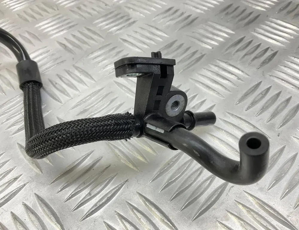 AUDI A4 B9/8W (2015-2024) Вакуумна тръба 04L129456E 34737122