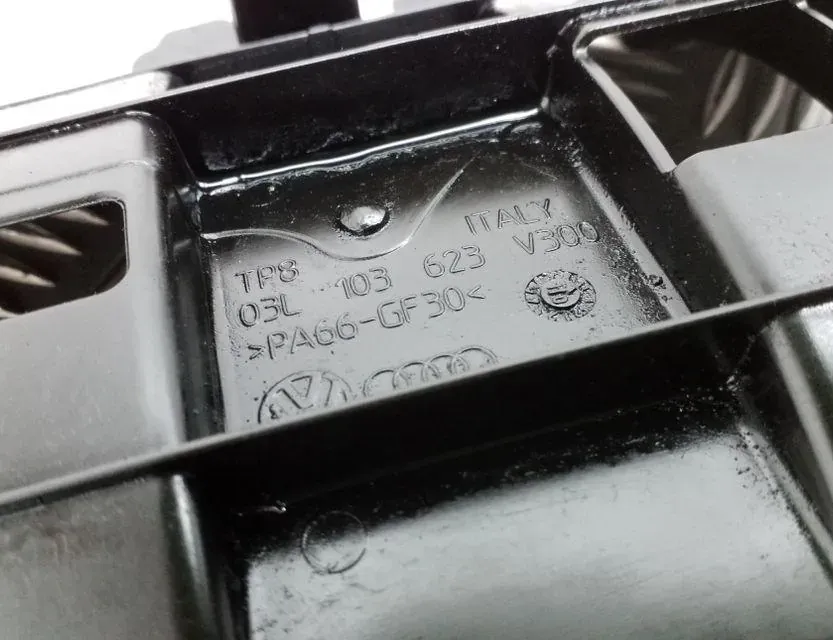 SKODA Superb 2 generation (2008-2015) Допълнителни вътрешни части на двигателя 03L103623 34748956