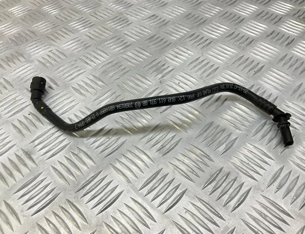 AUDI A4 B9/8W (2015-2024) Вакуумна тръба 8W0611931BB 34732662