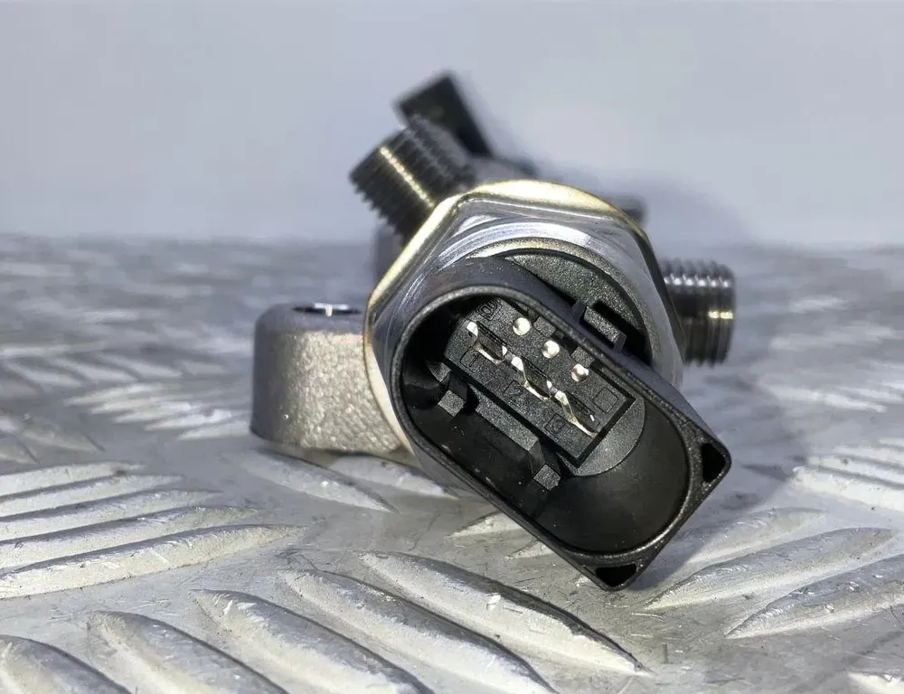 AUDI A3 8V (2012-2020) Регулатор на налягането на горивото 057130764AB,04L906054,04L089B 34731437