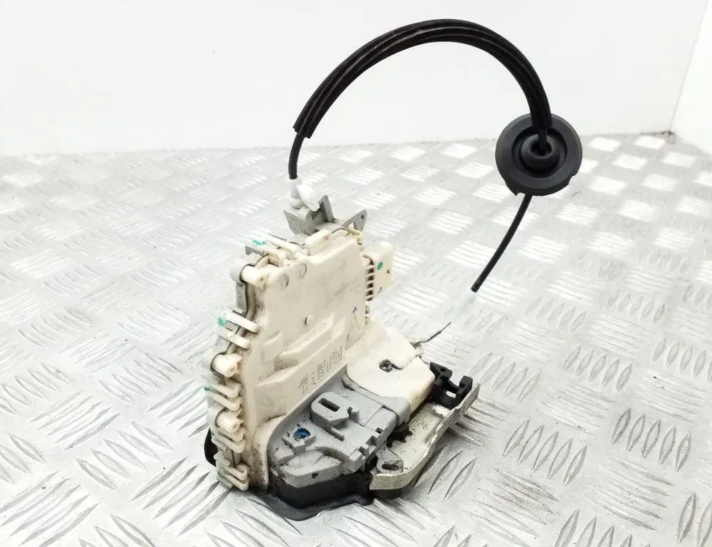 AUDI A4 B8/8K (2011-2016) Заключване на задната дясна врата 8K0839016C 34733057