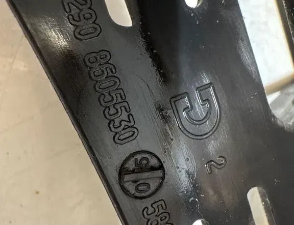 BMW 5 Series G30/G31 (2016-2023) Други части на тялото 586509,8605530 34167303