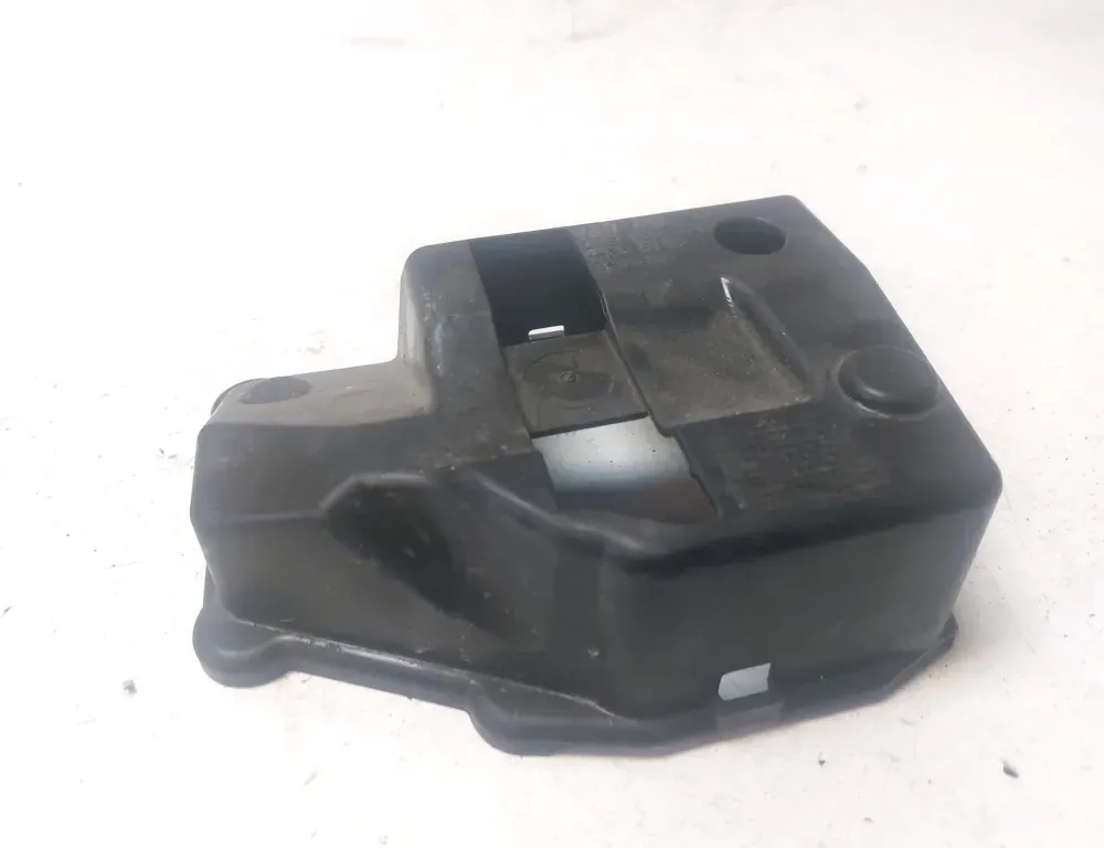 AUDI A4 B9/8W (2015-2024) Допълнителни вътрешни части на двигателя 04E103729 33899407