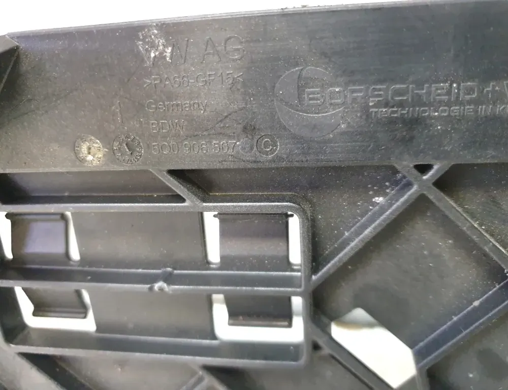 VOLKSWAGEN Passat B8 (2014-2023) Други части на двигателното отделение 5Q0906507 34145512