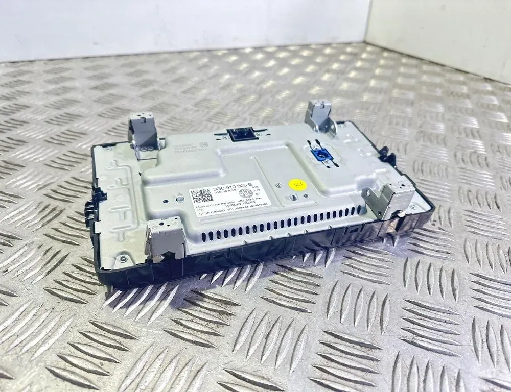 VOLKSWAGEN Passat B7 (2010-2015) Навигационен дисплей 5G6919605B 33783218