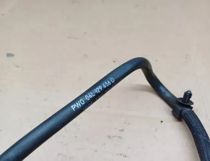 SKODA Octavia 3 generation (2013-2020) Вакуумна тръба 04L129456D 27949496