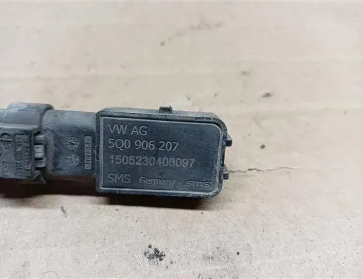 SKODA Octavia 3 generation (2013-2020) Други части на двигателното отделение 5Q0906207 27950297