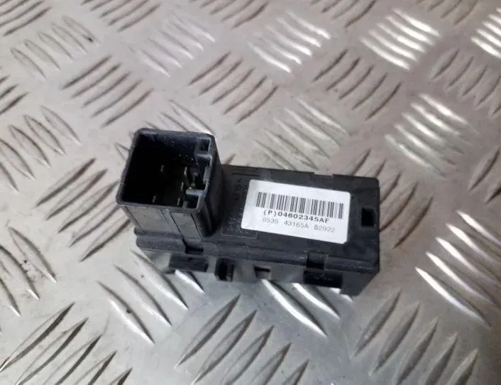 JEEP Grand Cherokee 4 generation (WK) (2004-2024) Превключвател за управление на прозореца на задната дясна врата 04602345AF 25136560