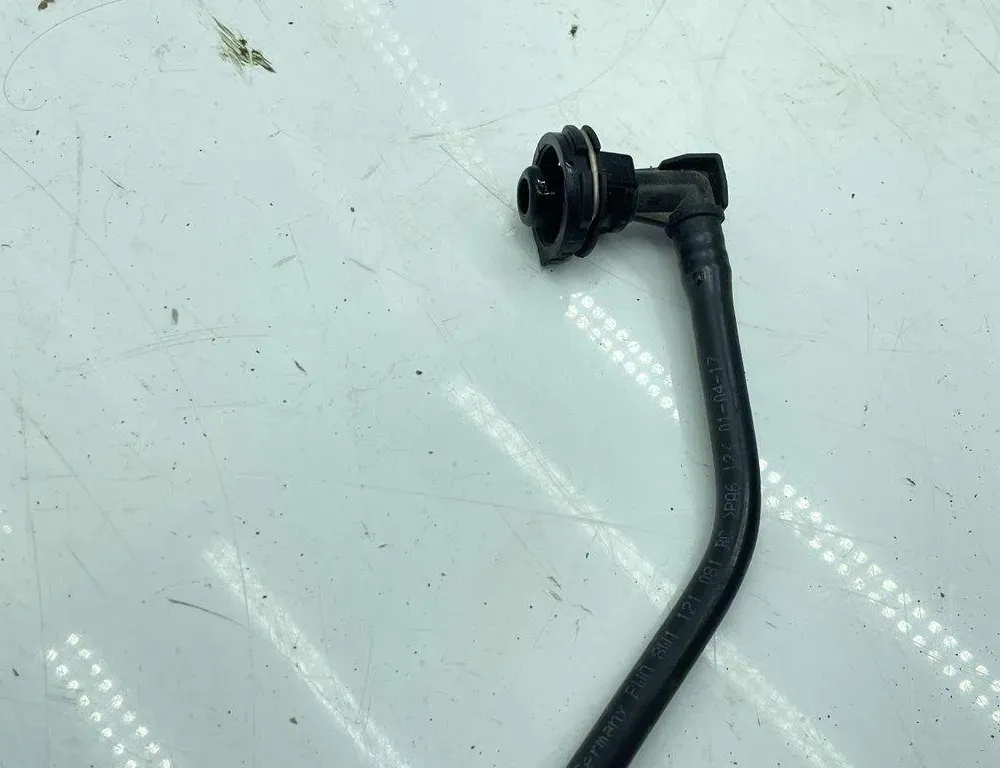 AUDI A4 allroad B9 (2016-2024) Вакуумна тръба 8W1121081BC 31525713