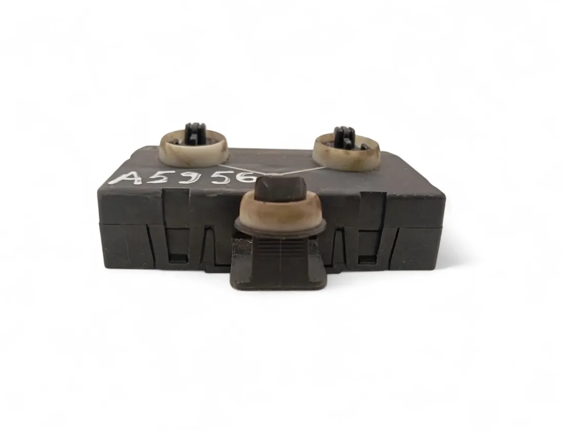 SKODA Superb 3 generation (2015-2023) Блок за управление на предна дясна врата 5Q4959393E 30924324