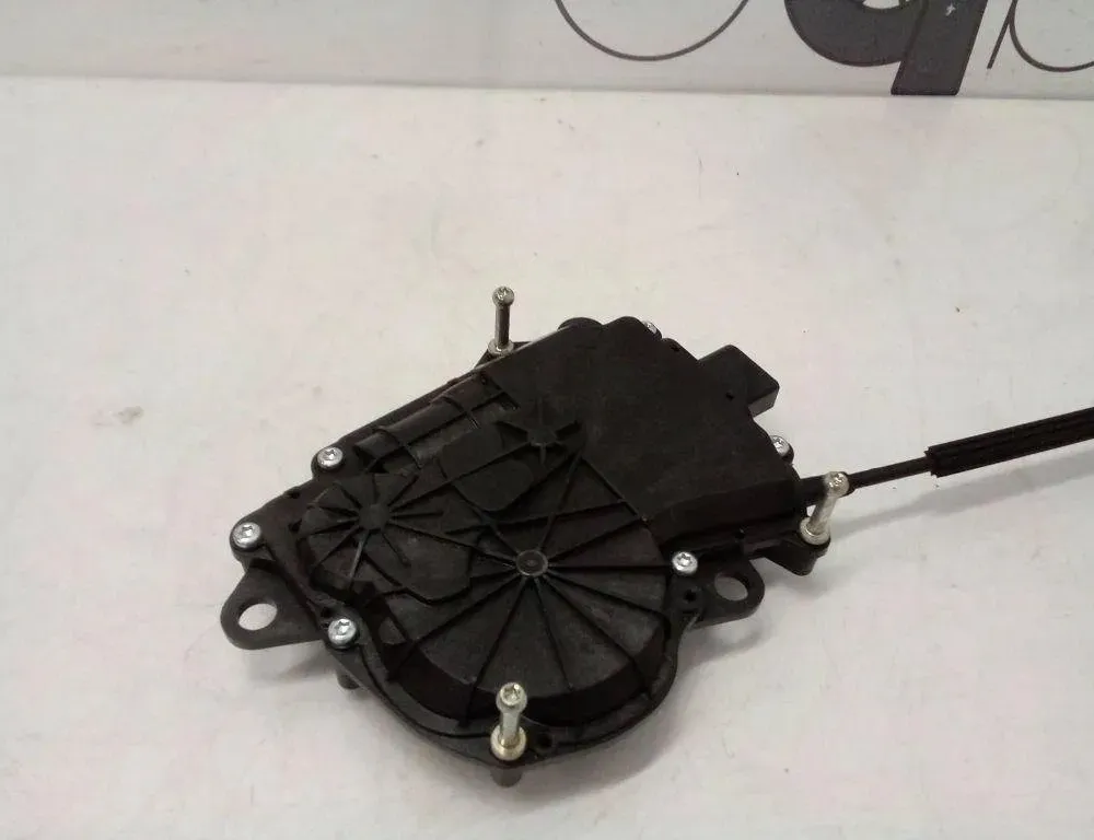 MASERATI Levante 1 generation (2016-2024) Мотор за плавно затваряне на багажника на задната врата 6701065090 32197532