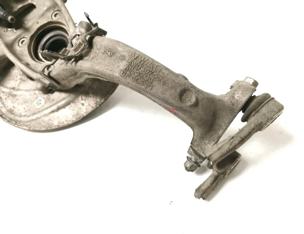 AUDI A4 B9/8W (2015-2024) Главина на предно ляво колело 8W0407241F 34151913