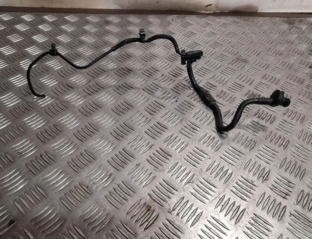 AUDI A3 8V (2012-2020) Вакуумна тръба 06K133241G 33420177