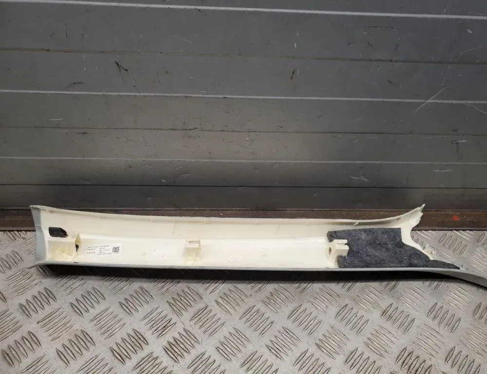 AUDI A6 C6/4F (2004-2011) Облицовка на дясна колона 4G0867233 33440088