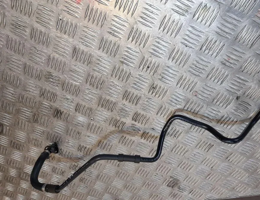 AUDI A4 B9/8W (2015-2024) Вакуумна тръба 8W0611931 33484156