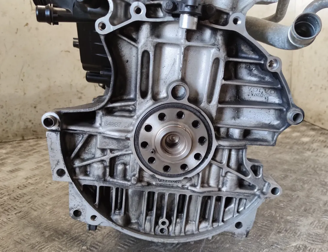 VOLVO XC60 1 generation (2008-2017) Двигател 30777365,31338169,5740273109,30757730,31316673,D5204T2 29529487