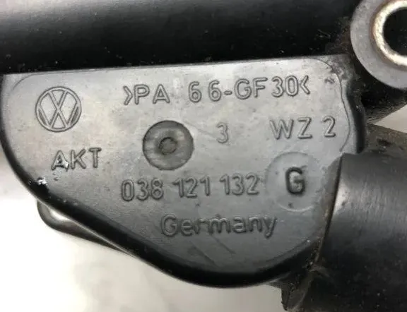 AUDI A6 C6/4F (2004-2011) Тръба за маркуч за охлаждаща течност 038121132 32208731