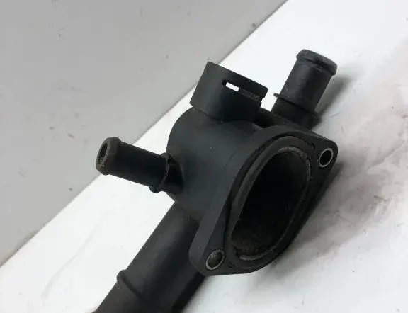 VOLKSWAGEN Passat B6 (2005-2010) Термостат 038121132 32211780