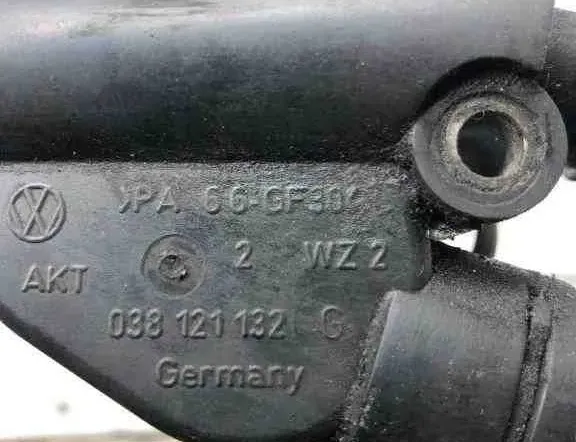 AUDI A6 C6/4F (2004-2011) Тръба за маркуч за охлаждаща течност 038121132 32603730