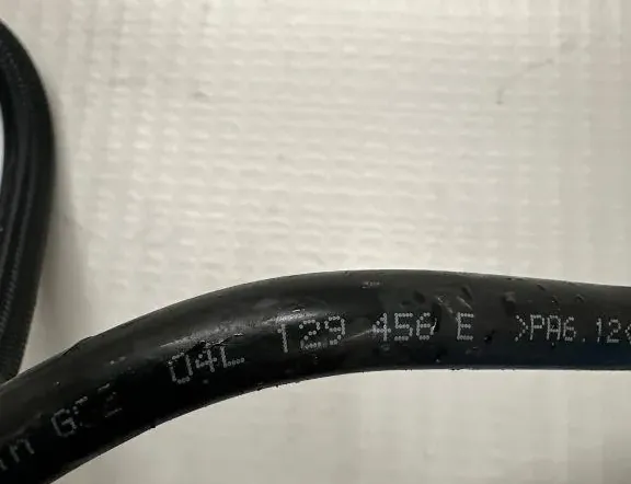 AUDI A6 C6/4F (2004-2011) Вакуумна тръба 04L129456E 33145473