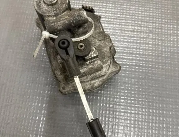 VOLKSWAGEN Touareg 2 generation (2010-2018) Мотор на въздушната клапа 059129086 33162670