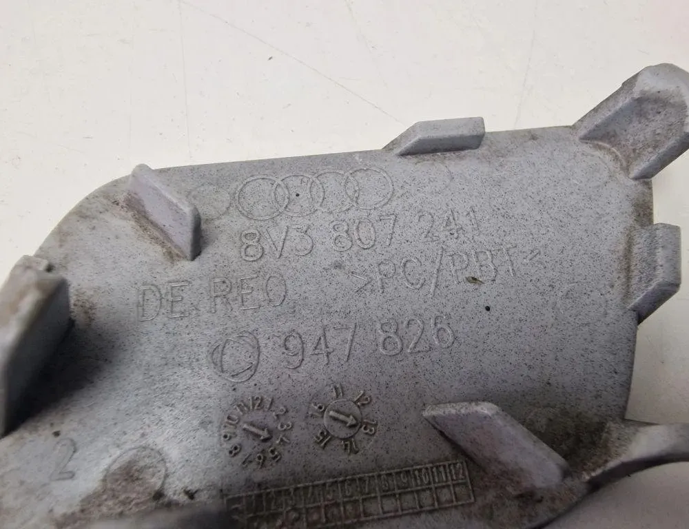AUDI A3 8V (2012-2020) Капак за теглене на предната броня 8V3807241 31236734