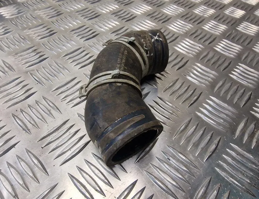 VOLKSWAGEN Passat B7 (2010-2015) Тръба за маркуч за охлаждаща течност 04L131521 31247090