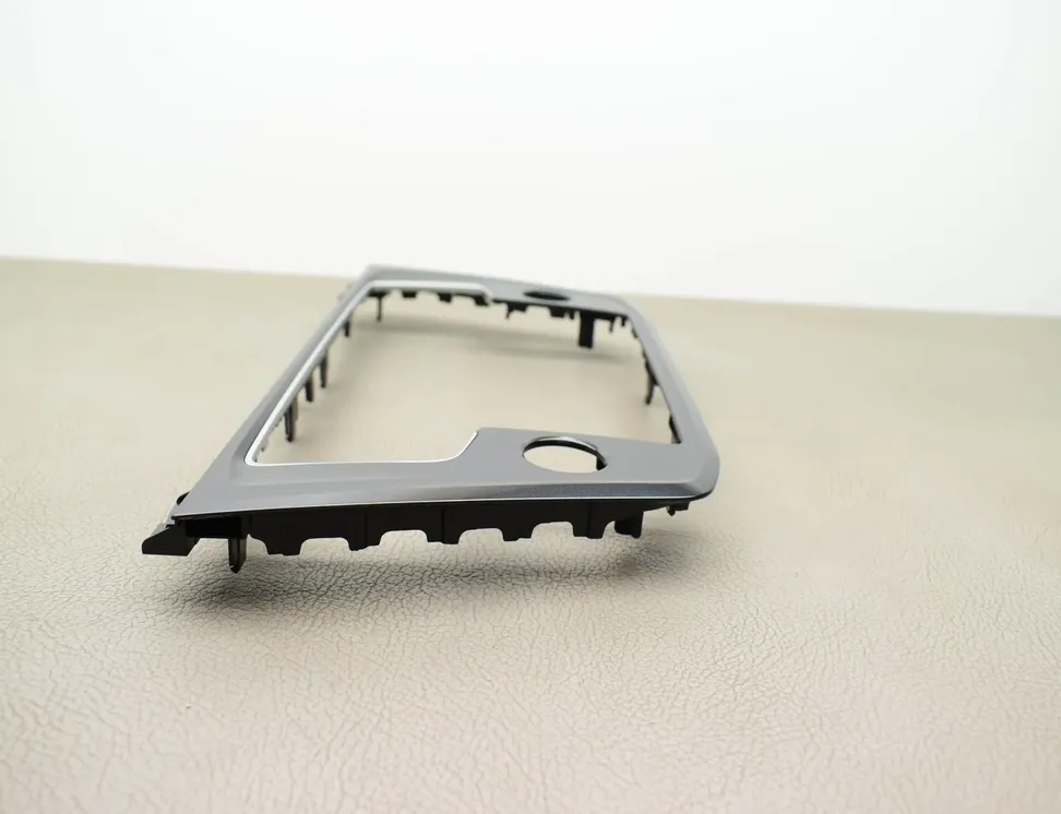 VOLKSWAGEN Tiguan 2 generation (2016-2024) Други интериорни части 5NA858071C 12162286