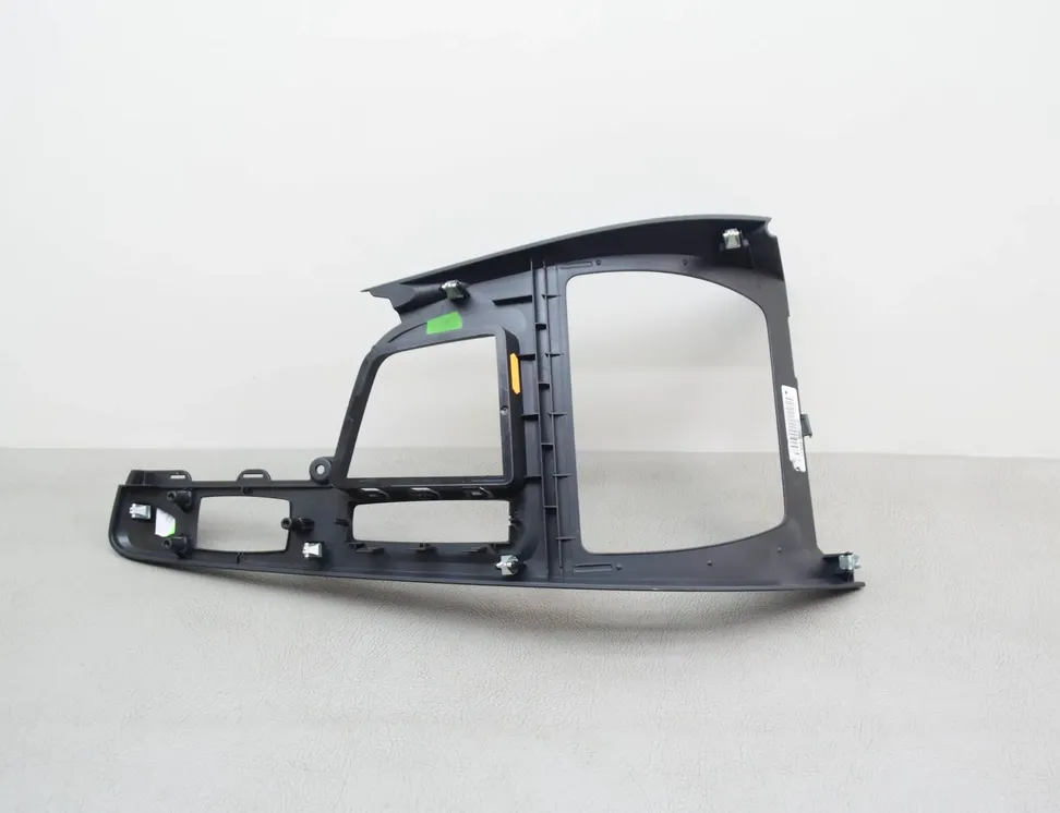 BMW X1 F48/F49 (2015-2023) Облицовка на централната конзола 9388422 18044103