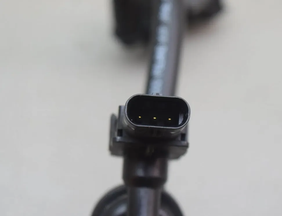 AUDI A4 B9/8W (2015-2024) Вакуумна тръба 5Q0906207,8W1611931 22751461