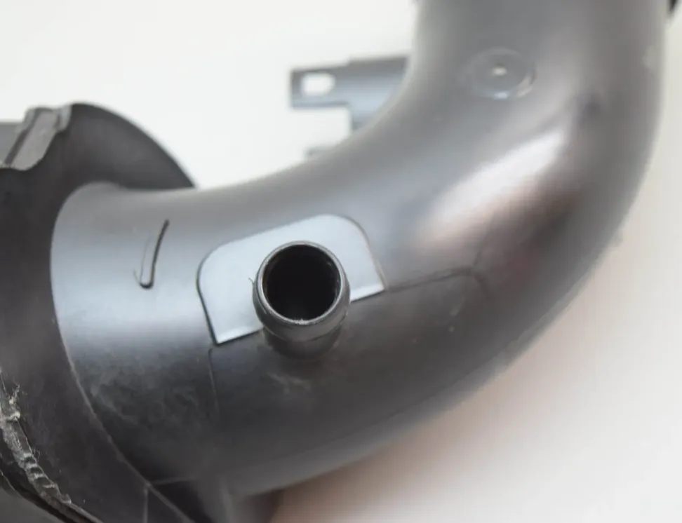 BMW 1 Series F40 (2019-2024) Тръба за всмукване на въздух 8693166 25033860