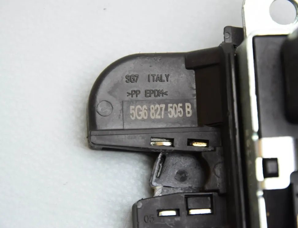 VOLKSWAGEN Golf 7 generation (2012-2024) Заключване на багажника на задната врата 5G6827505B 33711263