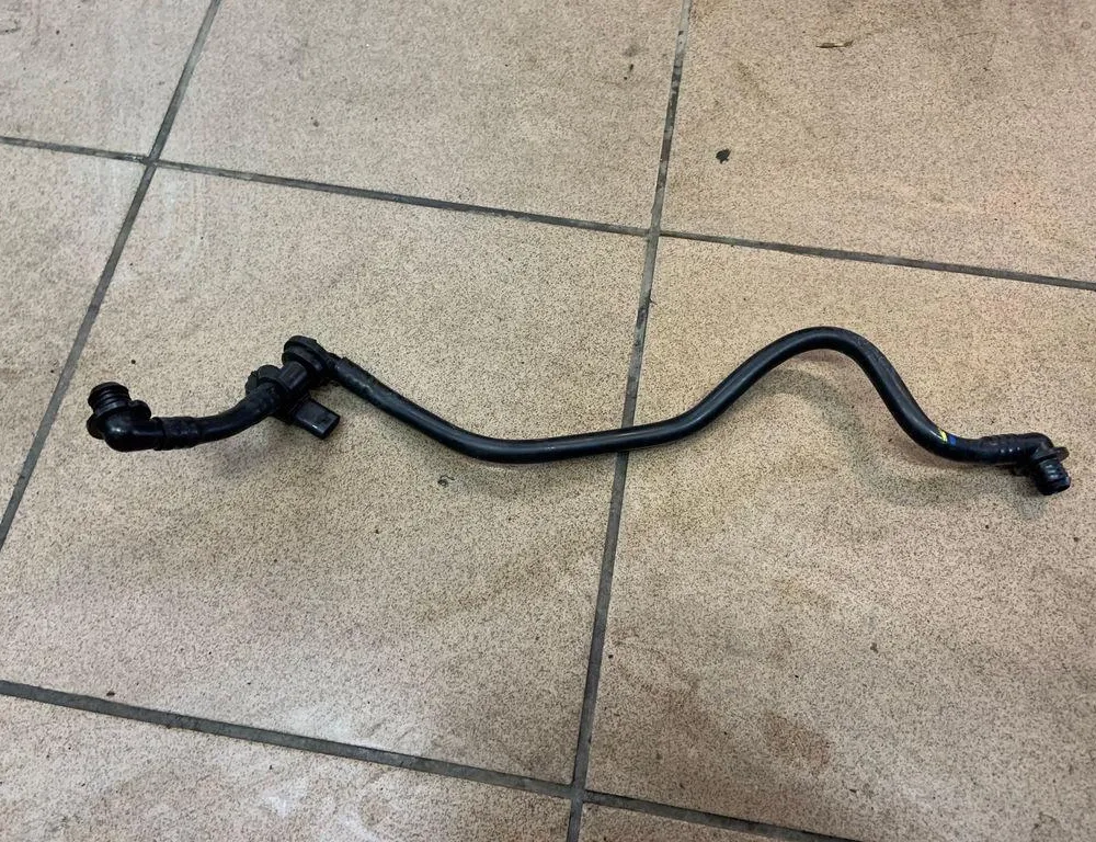 AUDI A6 C6/4F (2004-2011) Вакуумна тръба 4G1611931F 33769247