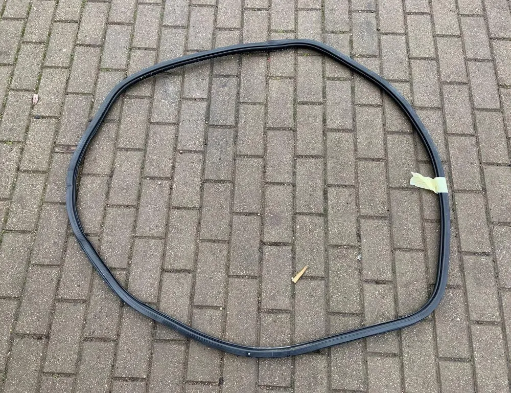 AUDI Q7 4M (2015-2024) Уплътнителна гума на задната врата (на купето) 4M0833721C 33772212