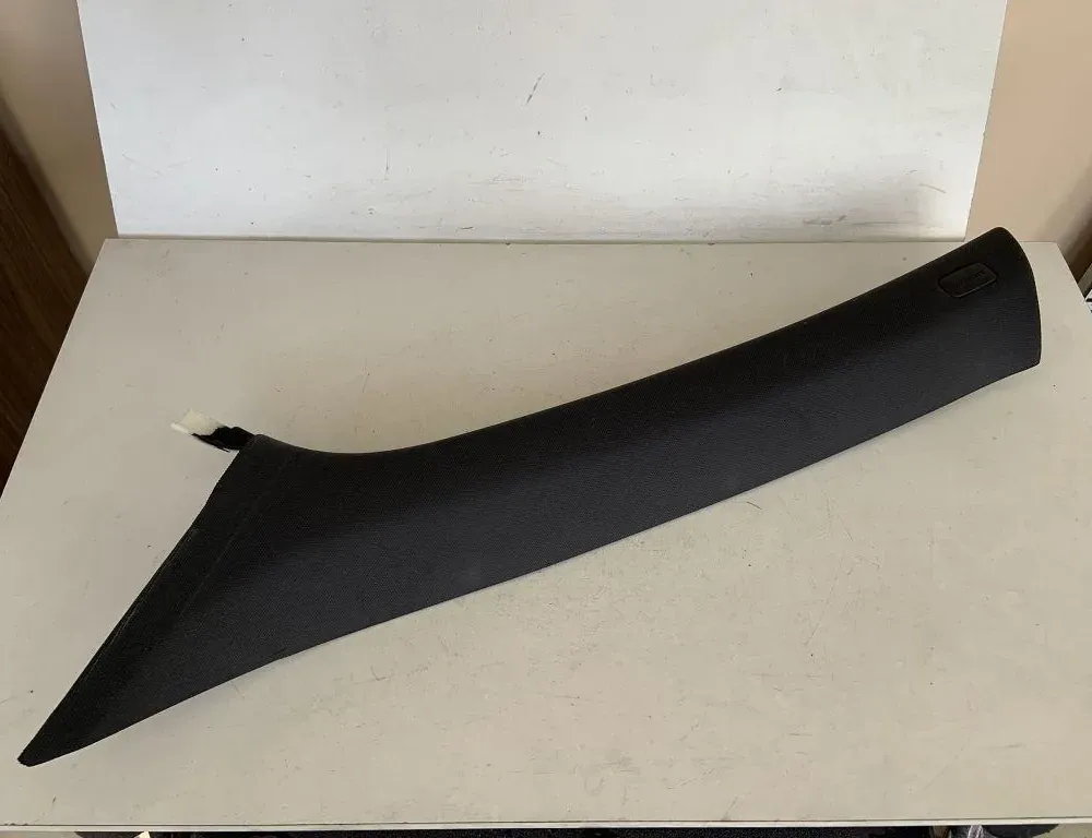 AUDI Q5 8R (2008-2017) Облицовка на дясна колона 8R0867233B 33773497