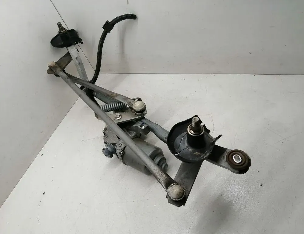 TOYOTA Yaris Verso 1 generation (1999-2006) Механизъм за чистачки на предното стъкло 851100F030,1593002101 34251468