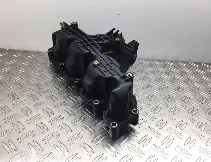 VOLKSWAGEN Passat B7 (2010-2015) Всмукателен колектор 03L129711 22372703