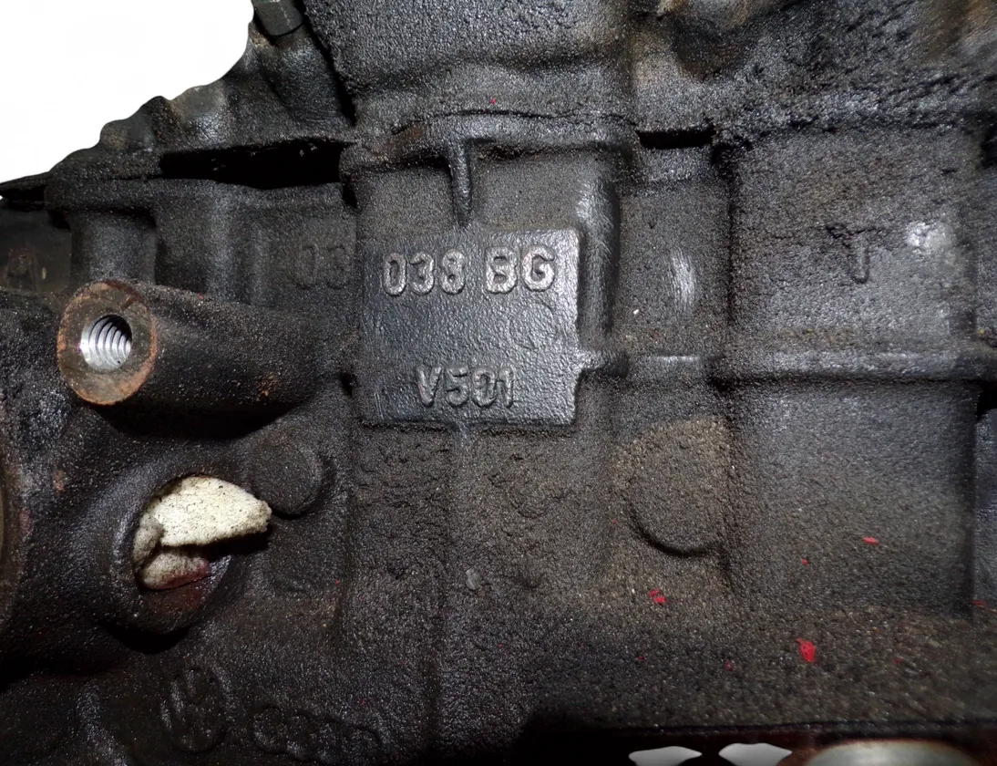 VOLKSWAGEN Passat B5 (1996-2005) Двигател AVF,045109107F,038103079A 33358542