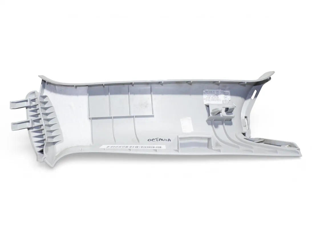 SKODA Octavia 3 generation (2013-2020) Облицовка на дясната странична колона 5E9867288 33524986