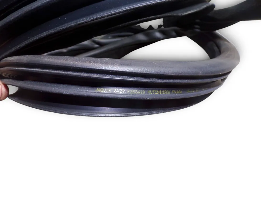 JAGUAR XF 1 generation  (2011-2016) Уплътнителна гума задна лява врата 8X23F253A10 34840115