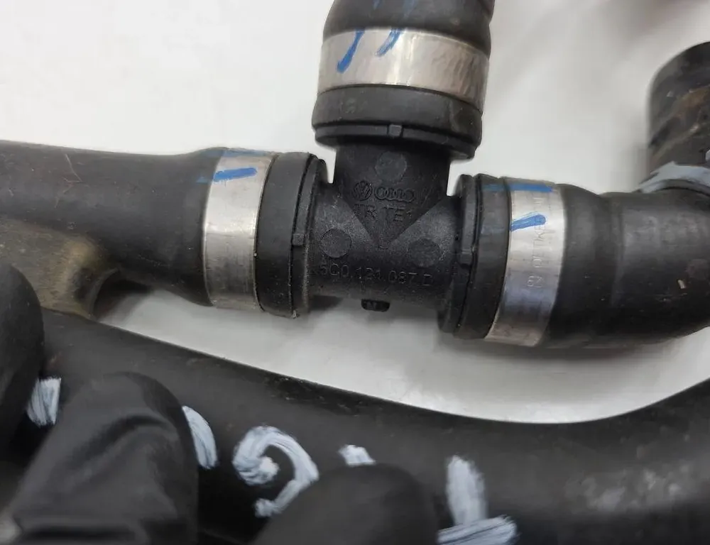 VOLKSWAGEN Tiguan 2 generation (2016-2024) Тръба за маркуч за охлаждаща течност 5C0121087D,5Q0122291S,5QF121156 33957773