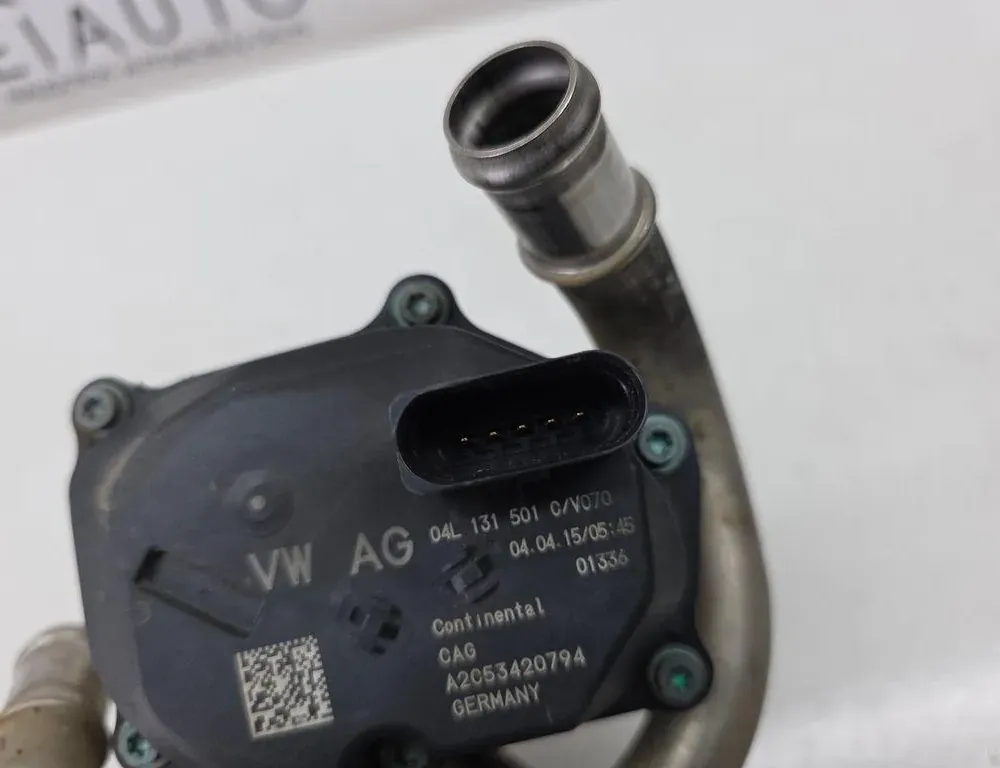 VOLKSWAGEN Passat B7 (2010-2015) EGR охладител 04L131512 33949044