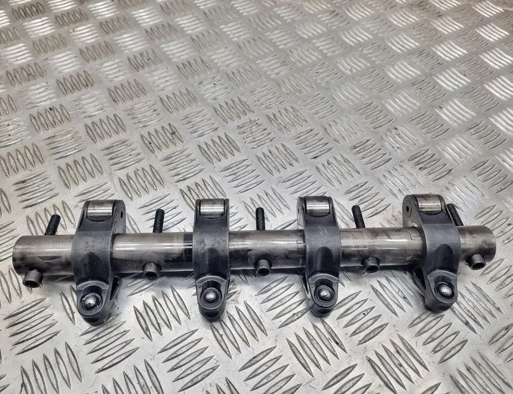 VOLKSWAGEN Passat B6 (2005-2010) Всмукателен разпределителен вал 03G109527A 31474536